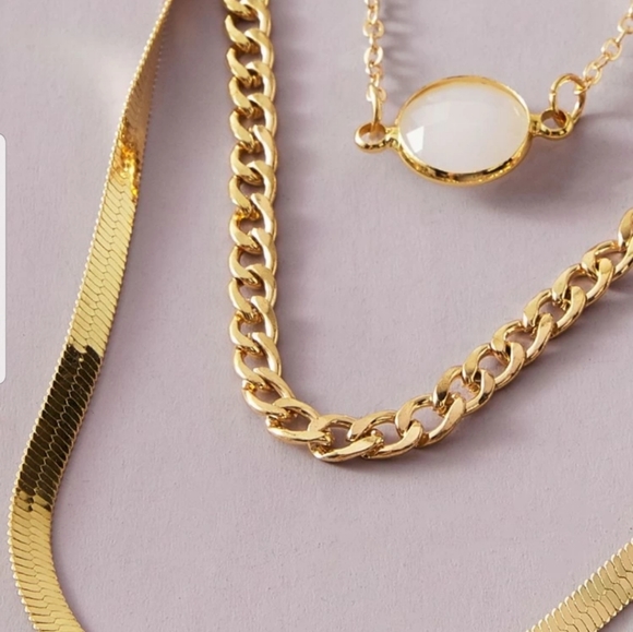 *Margot* Layered Chain Necklace - Picture 2 of 4